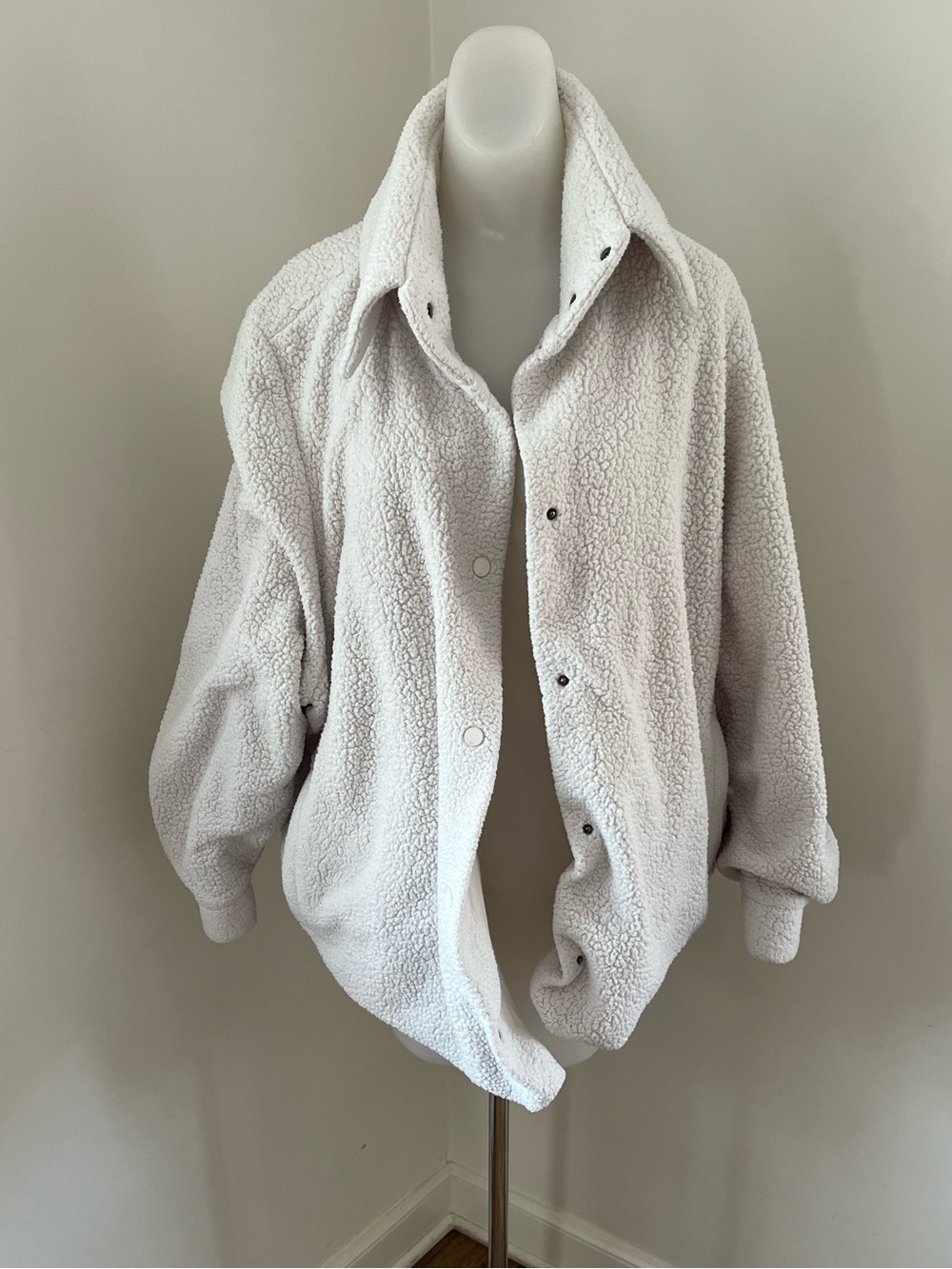 ALO Yoga Ivory Sherpa Snap-Front Jacket